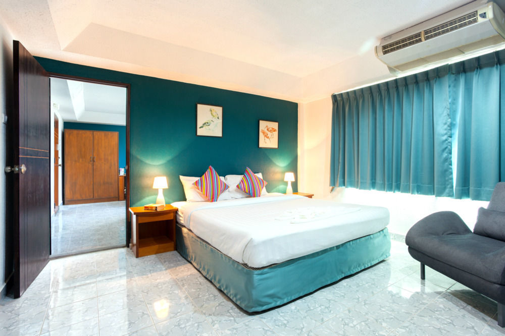 Simple Boutique Seabreeze Hotel Patong Bagian luar foto