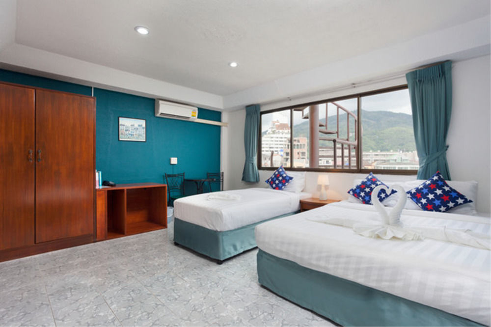 Simple Boutique Seabreeze Hotel Patong Bagian luar foto